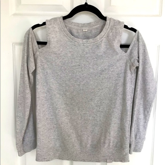 Garage Sweaters - $7 bundle item💙 GARAGE cold shoulder